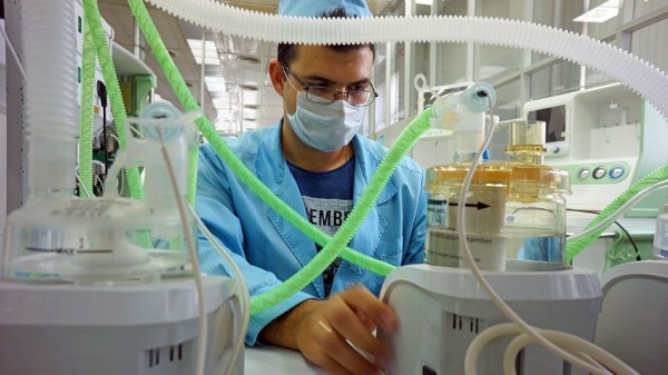 Следователи пришли на Уральский приборостроительный завод после двух пожаров с аппаратами ИВЛ