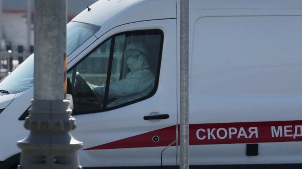 Бабушку с коронавирусом увезли из больницы домой и оставили у подъезда. Прокуратура начала проверку Бабушку с коронавирусом увезли из больницы домой и оставили у подъезда. Прокуратура начала проверку