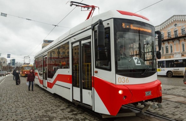 Пассажиры троллейбусов и трамваев узнают об истории военного Свердловска