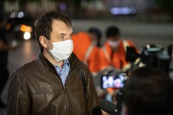 Линии, стрелки и &laquo;зебры&raquo;: дорожники наносят разметку на улицах Екатеринбурга