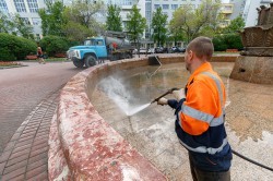 Сезон открыт: фонтаны уральской столицы выходят из зимней «спячки» Сезон открыт: фонтаны уральской столицы выходят из зимней «спячки»