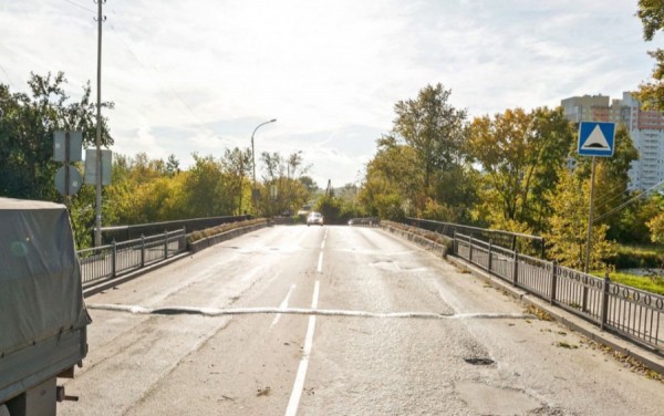 Благоустроители отремонтируют мост на улице Лыжников Благоустроители отремонтируют мост на улице Лыжников