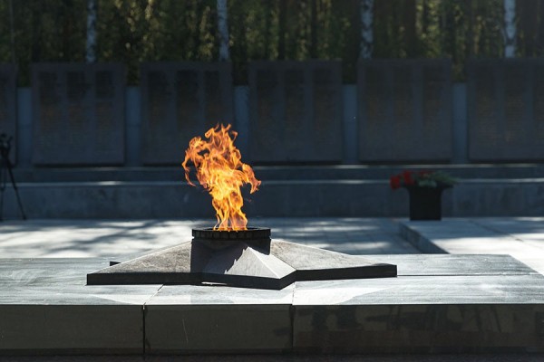 Бывшие узники гетто и концлагерей благодарят воинов-освободителей за Победу