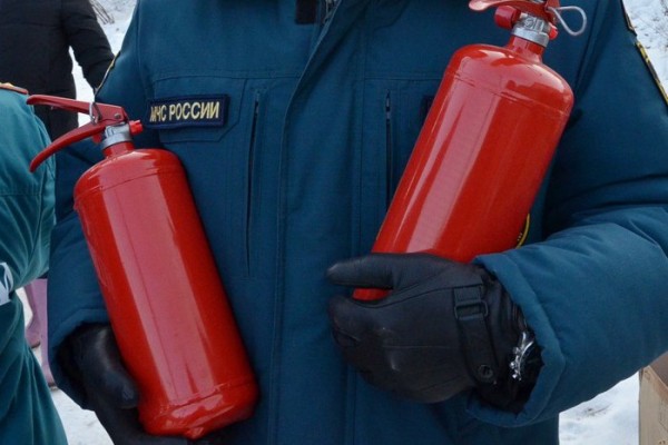 Спасатели предупредили уральцев об опасности огня и воды