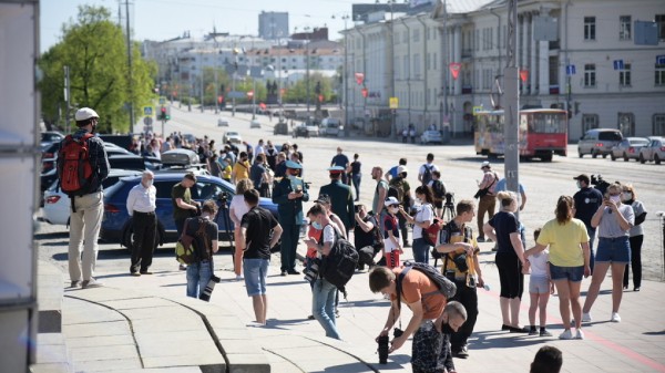«Наказывать рублем всех?» Евгений Куйвашев рассказал, сколько человек оштрафовали на 9 мая