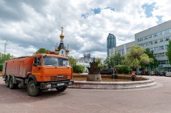 Сезон открыт: фонтаны уральской столицы выходят из зимней «спячки» Сезон открыт: фонтаны уральской столицы выходят из зимней «спячки»