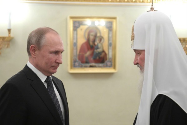 Владимир Путин поздравил патриарха Кирилла с Днём тезоименитства Владимир Путин поздравил патриарха Кирилла с Днём тезоименитства