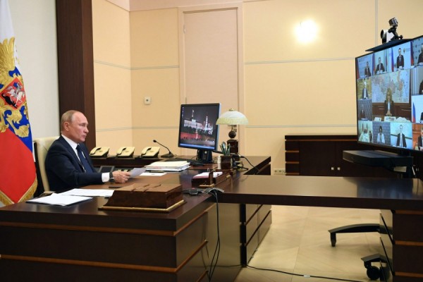 Владимир Путин ввёл дополнительные меры поддержки граждан и бизнеса