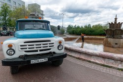 Сезон открыт: фонтаны уральской столицы выходят из зимней «спячки» Сезон открыт: фонтаны уральской столицы выходят из зимней «спячки»