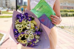 Выпускники школ уральской столицы впервые получают аттестаты без экзаменов