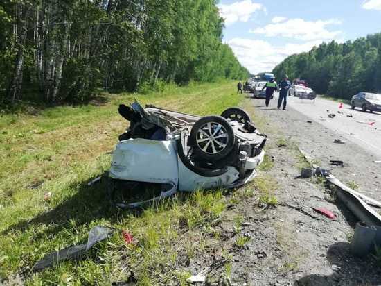 При столкновении четырех машин на трассе Екатеринбург – Тюмень погиб человек