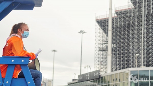 3500 человек пришли на футбол. Как соблюдают меры безопасности на первом за 3 месяца массовом мероприятии