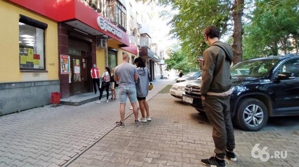Чего хотел и чего добился Евгений Куйвашев, когда ввел полусухой закон. Фоторепортаж