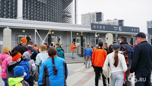3500 человек пришли на футбол. Как соблюдают меры безопасности на первом за 3 месяца массовом мероприятии
