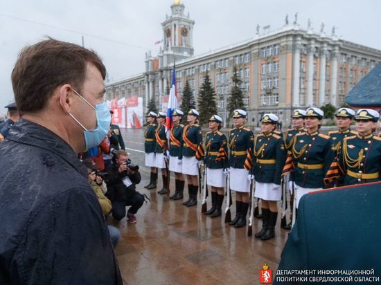В Екатеринбурге прошел парад Победы В Екатеринбурге прошел парад Победы