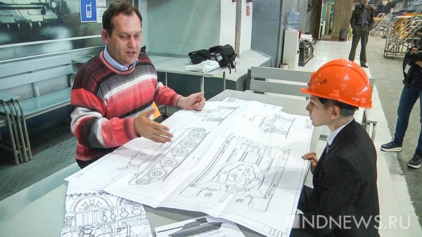 «Хочу делать танки!» – на УВЗ приехал 13-летний конструктор (ФОТО, ВИДЕО) «Хочу делать танки!» – на УВЗ приехал 13-летний конструктор (ФОТО, ВИДЕО)