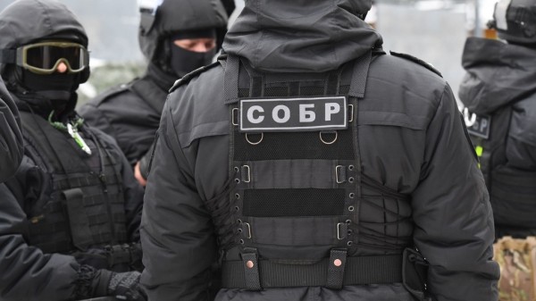 Сотрудники магазина рассказали, как Владимир Таушанков украл четыре рулона обоев