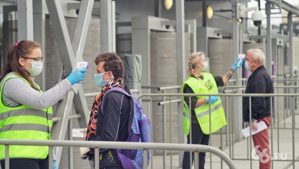 3500 человек пришли на футбол. Как соблюдают меры безопасности на первом за 3 месяца массовом мероприятии