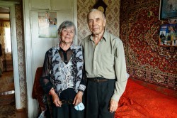 Власти Екатеринбурга продолжают вручать ветеранам памятные подарки к 75-летию Победы Власти Екатеринбурга продолжают вручать ветеранам памятные подарки к 75-летию Победы