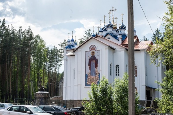Поля, здания и целые деревни: хозяйство схиигумена Сергия раскинулось на десятках гектаров. Исследование Znak.com