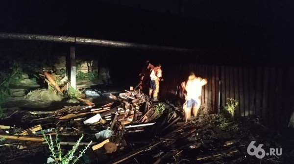 Как под Екатеринбургом тонет целый город. Репортаж из Нижних Серег Как под Екатеринбургом тонет целый город. Репортаж из Нижних Серег