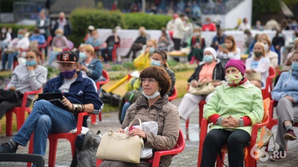 В Екатеринбурге открылся Венский фестиваль. Фоторепортаж с первого культурного массового мероприятия