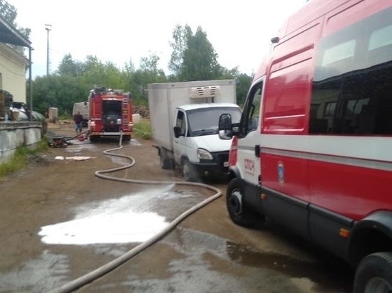 При пожаре на складе ГСМ в Екатеринбурге пострадал человек