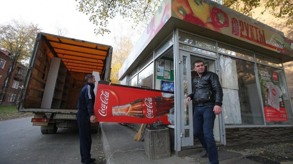 Горадминистрация узаконила нелегальные ларьки. Участники рынка собираются обратиться к силовикам