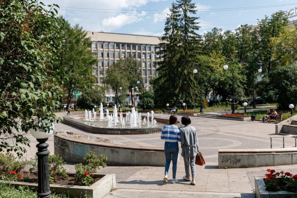 Сквер у Оперного театра становится местом притяжения горожан