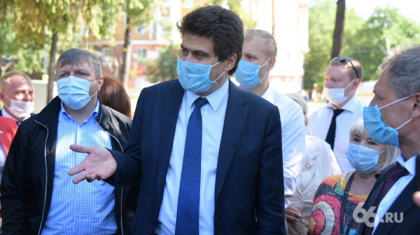 «Если это так, головы поотрываем». Мэр Высокинский весь день собирал на Уралмаше претензии к главе района «Если это так, головы поотрываем». Мэр Высокинский весь день собирал на Уралмаше претензии к главе района