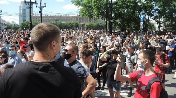 Сторонники арестованного Сергея Фургала неделю митингуют в Хабаровске. Хроника многотысячных акций