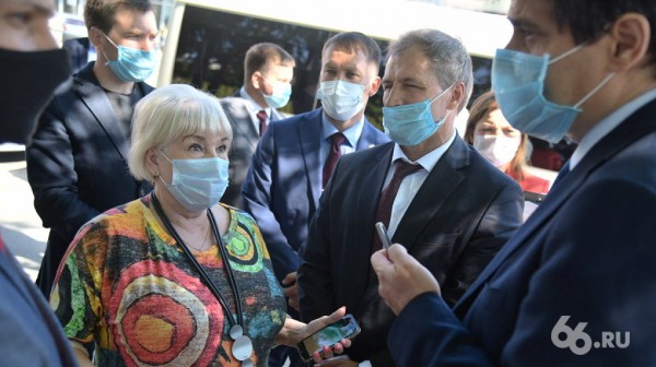 «Если это так, головы поотрываем». Мэр Высокинский весь день собирал на Уралмаше претензии к главе района «Если это так, головы поотрываем». Мэр Высокинский весь день собирал на Уралмаше претензии к главе района