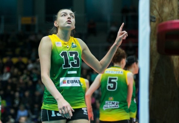 Волейбол: «Уралочка» готовится начать новый сезон