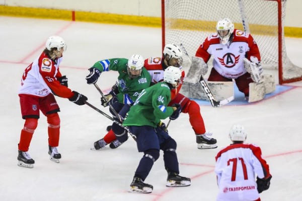 МХЛ: "Авто" потерпел поражение в матче с "Толпаром" МХЛ: "Авто" потерпел поражение в матче с "Толпаром"