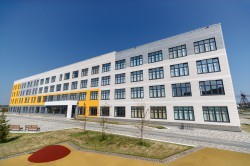 Александр Высокинский открыл уникальную школу в микрорайоне Солнечный
