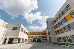 Александр Высокинский открыл уникальную школу в микрорайоне Солнечный