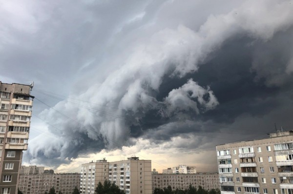 Спасатели выпустили предупреждение на выходные: гроза, град и сильный ветер Спасатели выпустили предупреждение на выходные: гроза, град и сильный ветер