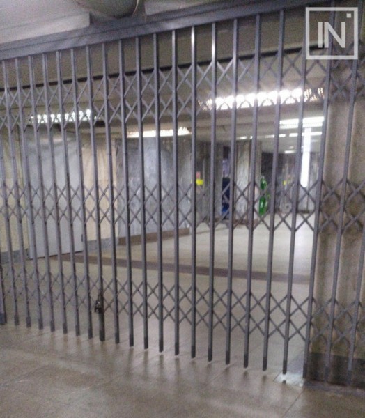 В Екатеринбурге закрылись две станции метро. Пассажиров эвакуировали. ФОТО В Екатеринбурге закрылись две станции метро. Пассажиров эвакуировали. ФОТО