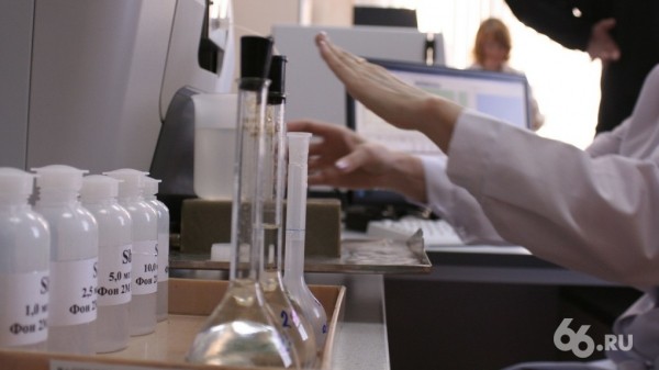 Всего 38 подопытных и 144 «нежелательных явления». Что не так с российской вакциной от коронавируса