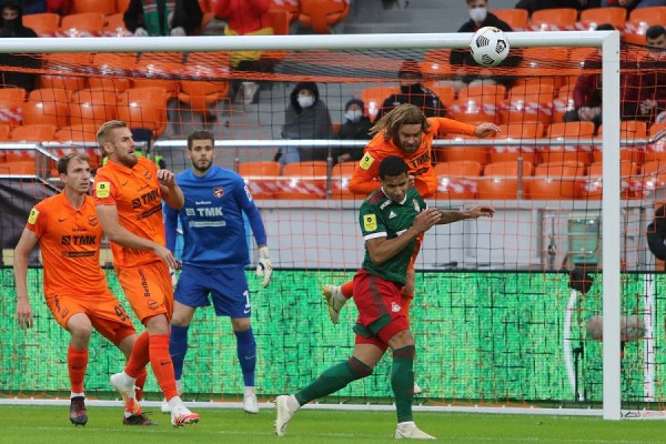 Футбол: «Урал» сыграл вничью с «Локомотивом» Футбол: «Урал» сыграл вничью с «Локомотивом»