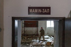 Александр Высокинский проконтролировал капитальный ремонт Театра кукол