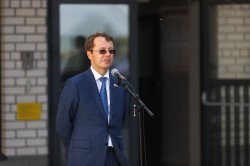 Александр Высокинский открыл уникальную школу в микрорайоне Солнечный