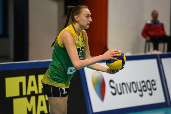 Волейбол: «Уралочка» обыграла сборную России Волейбол: «Уралочка» обыграла сборную России