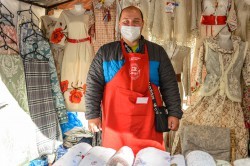 Ярмарка в поддержку отечественных производителей открылась в Екатеринбурге Ярмарка в поддержку отечественных производителей открылась в Екатеринбурге