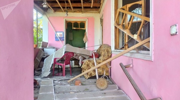 В Карабахе снова убивают мирных жителей. Конфликт Армении с Азербайджаном в 15 фотографиях из 90-х и 20-х В Карабахе снова убивают мирных жителей. Конфликт Армении с Азербайджаном в 15 фотографиях из 90-х и 20-х