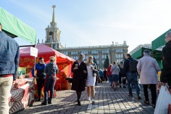 Ярмарка выходного дня пользуется большой популярностью у екатеринбуржцев