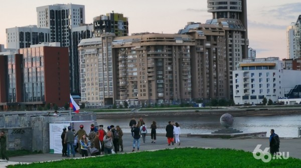 Казачьи патрули вышли защищать Екатеринбург от ЛГБТ-агитации. Фото Казачьи патрули вышли защищать Екатеринбург от ЛГБТ-агитации. Фото