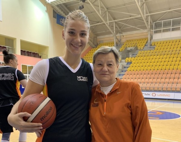 Баскетбол: состав УГМК пополнила Мария Попова