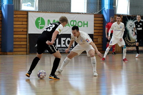 Мини-футбол: «Синара» уступила «Норникелю» Мини-футбол: «Синара» уступила «Норникелю»