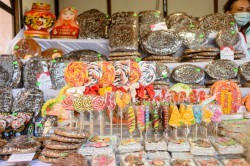 Ярмарка в поддержку отечественных производителей открылась в Екатеринбурге Ярмарка в поддержку отечественных производителей открылась в Екатеринбурге